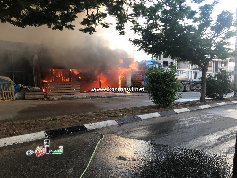  فيديو: اندلاع حريق في محل لبيع الفلافل على شارع ال 24 .. والشباب يسيطرون على الحريق قبل قدوم الاطفائية